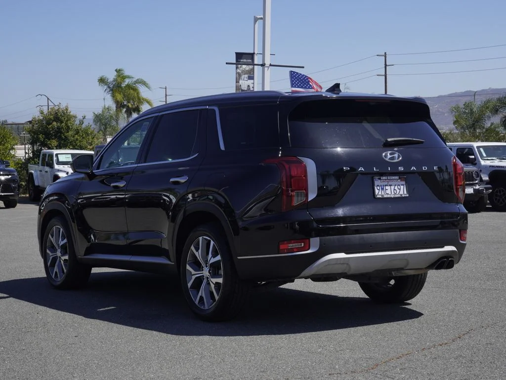 Certified Used 2022 Black Hyundai SEL image 5