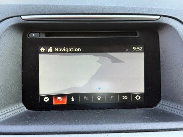 Used 2016 White Mazda Touring image 17