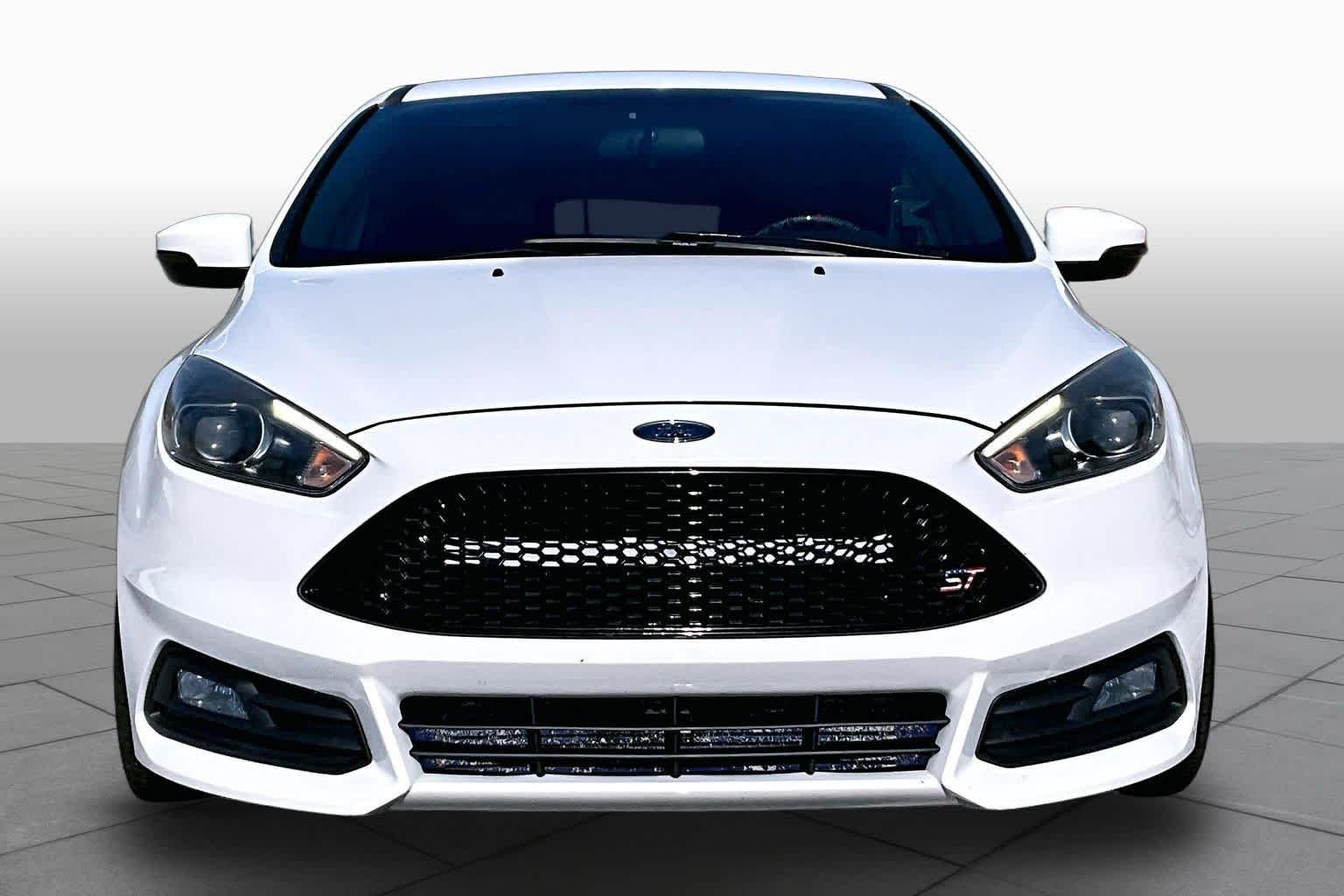 Used 2017 Oxford White Ford ST image 4