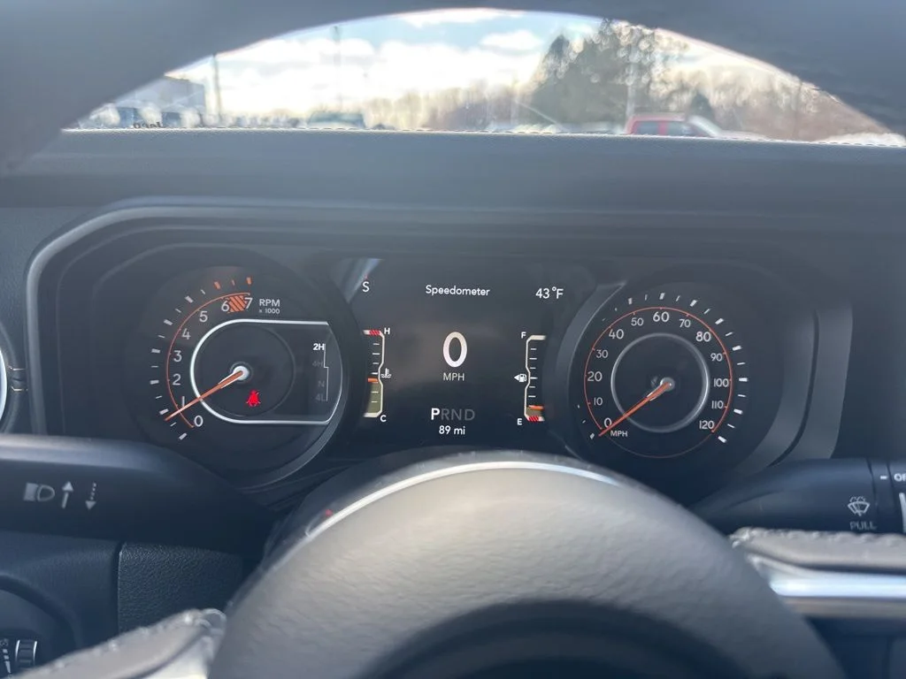 2025 Jeep Wrangler 4-Door Sahara - Photo 20