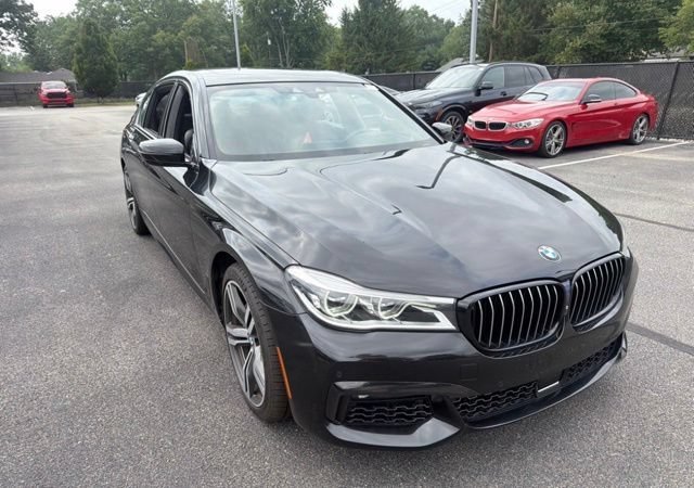 Used 2019 Black BMW 750i xDrive image 2