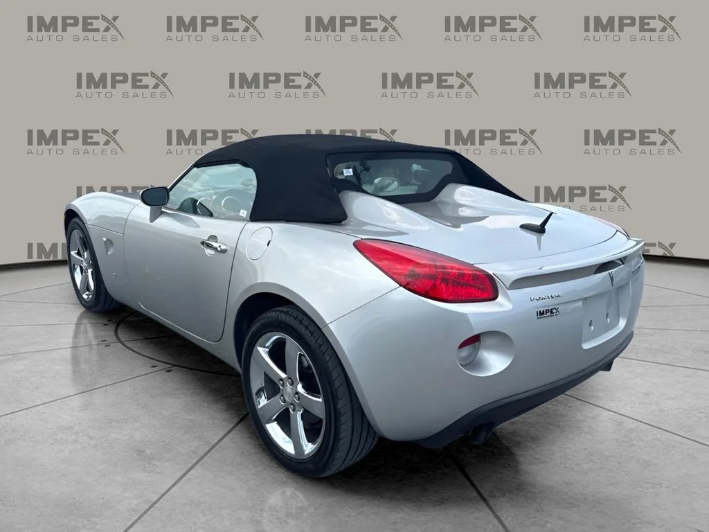 Used 2007 Silver Pontiac GXP image 3