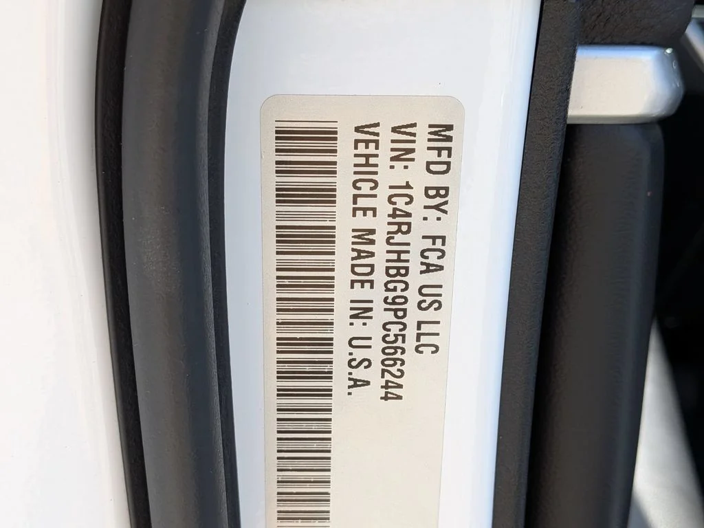Used 2023 White Jeep Limited image 32