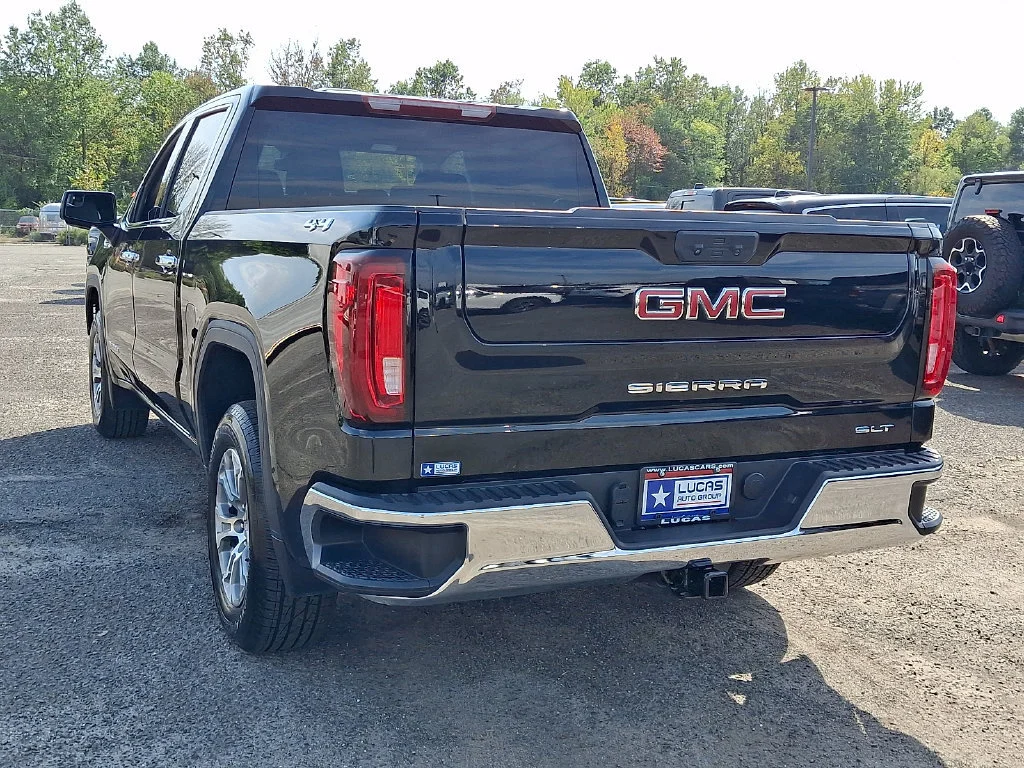 Used 2025 Onyx Black GMC SLT image 9