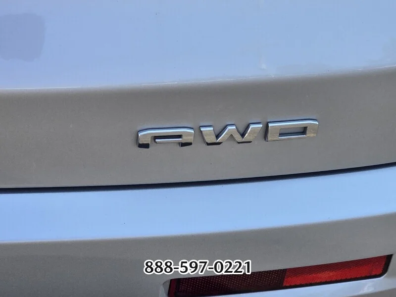 Used 2020 Quicksilver Metallic GMC Denali image 16