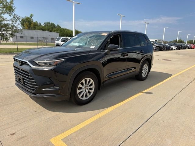 Used 2024 Black Toyota XLE image 3