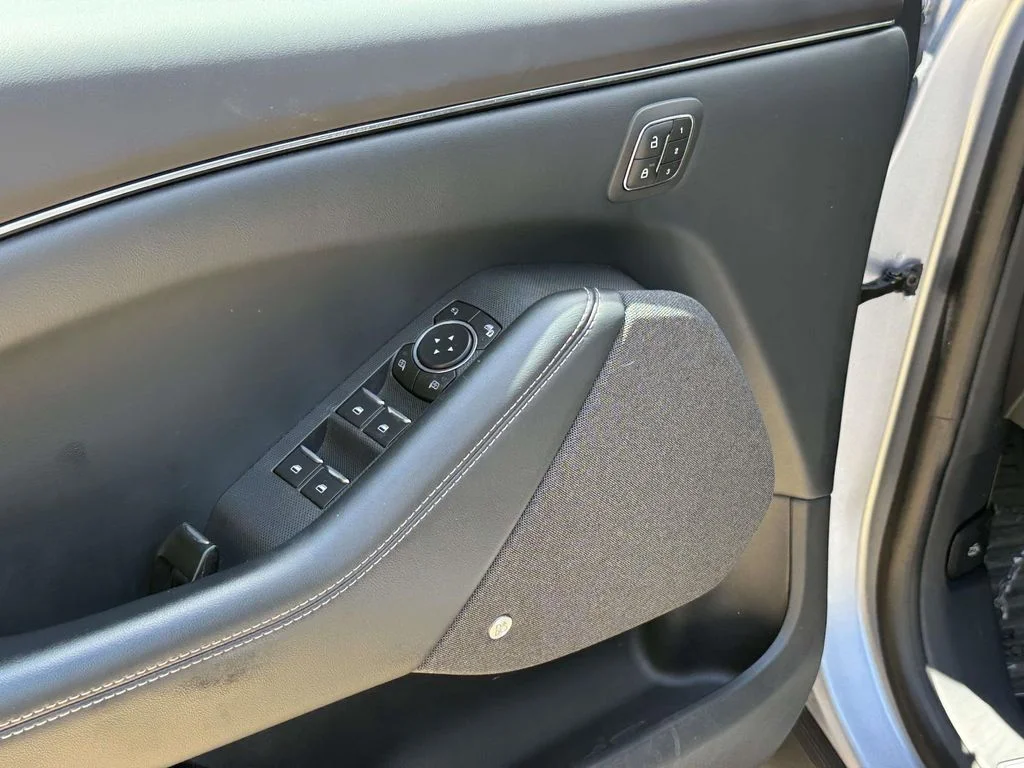 Used 2022 Blue Ford Premium image 34