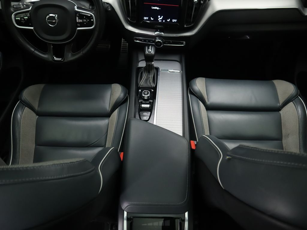 2021 Volvo XC60 R-Design - Photo 17
