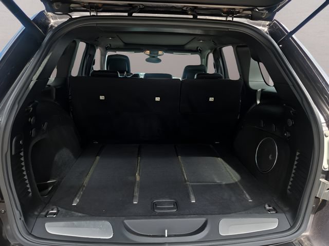 Used 2017 Gray Jeep Limited image 38