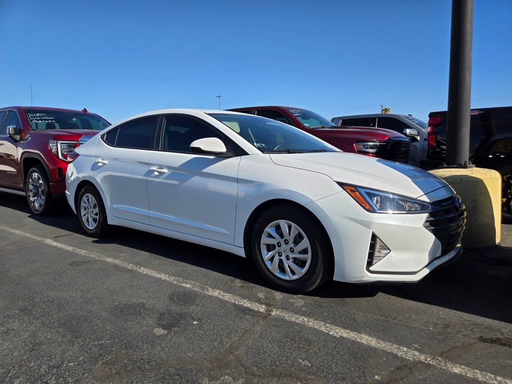Used 2020 Quartz White Pear Hyundai SE image 1