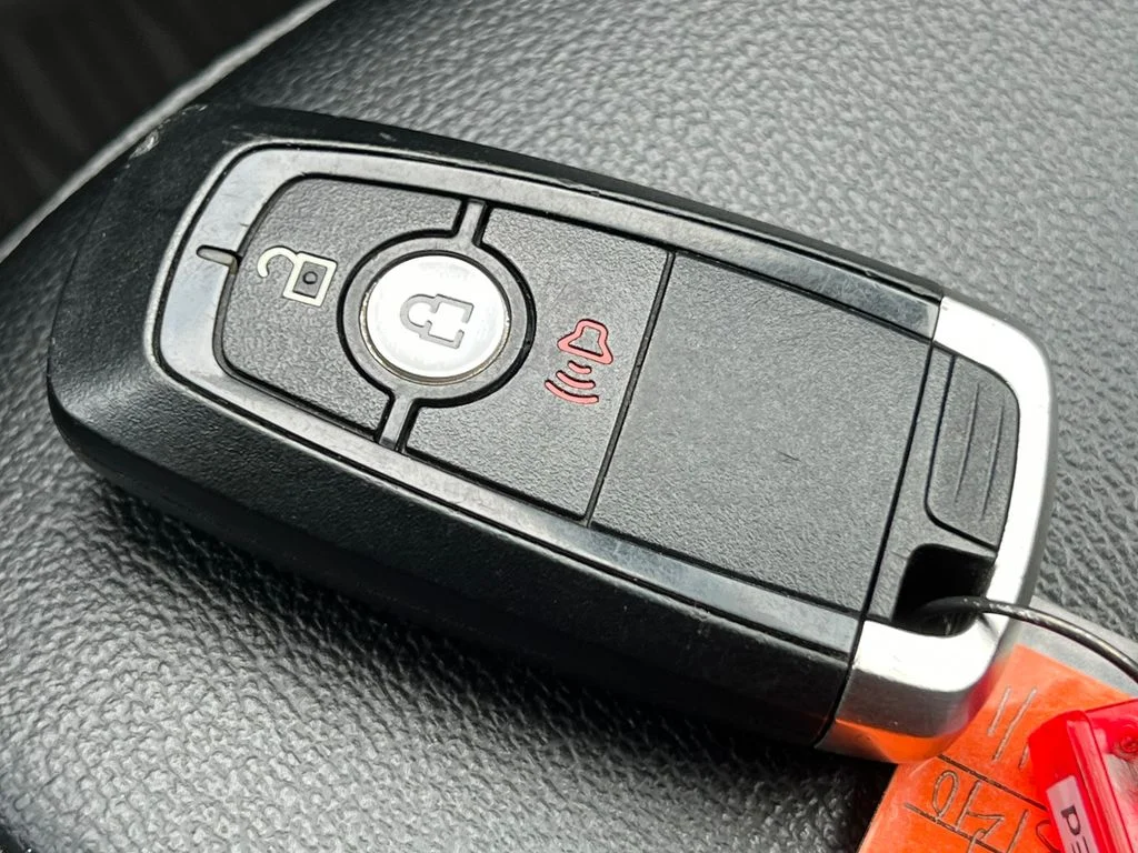 Used 2021 Gray Ford SEL image 15
