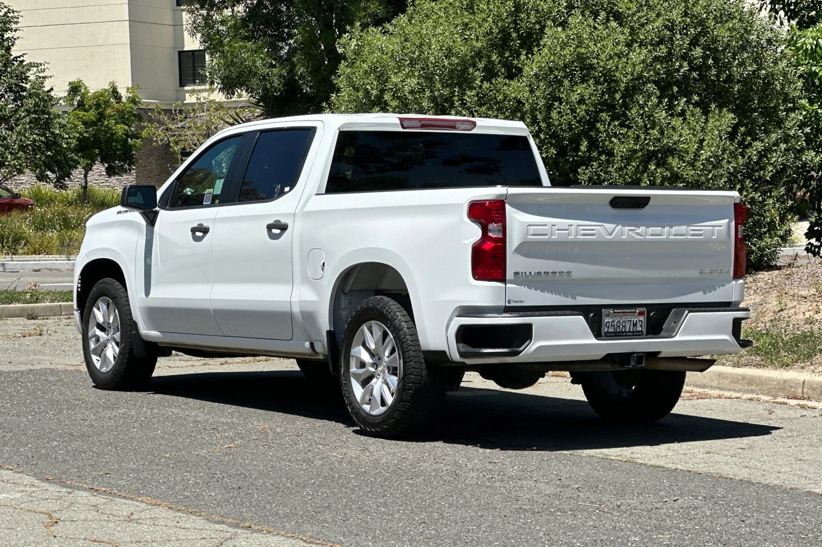 Used 2022 White Chevrolet Custom image 5