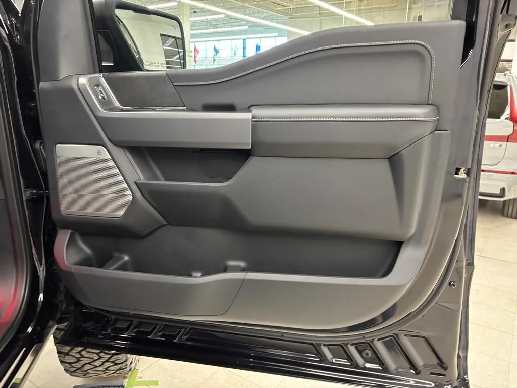 New 2026 Agate Black Metallic Ford XLT image 16