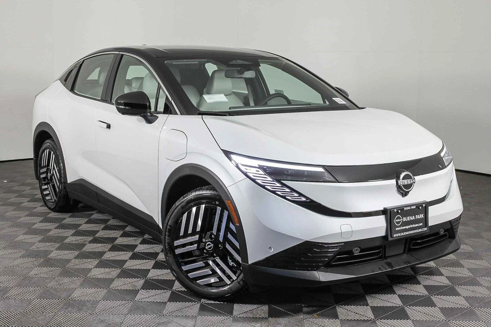 2026 Nissan Leaf SV+'s photo