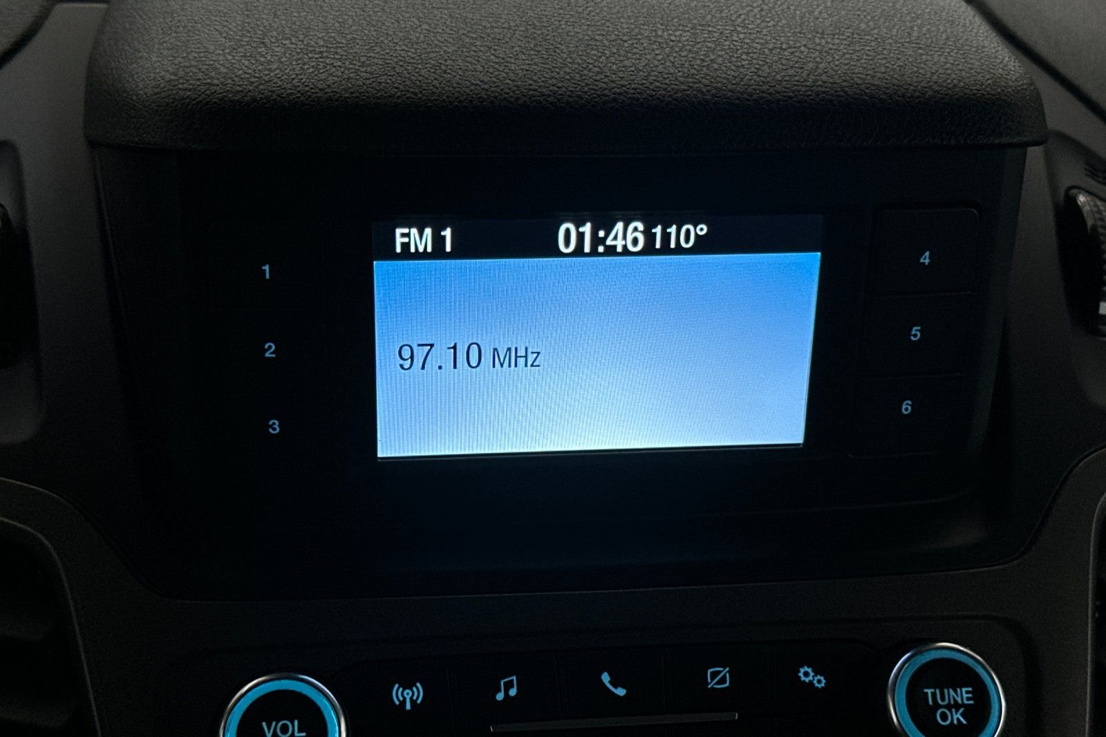 Used 2023 Silver Ford XL image 19