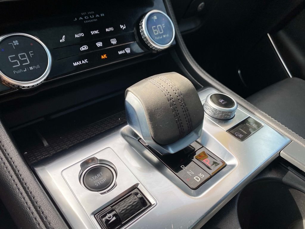 Used 2021  Jaguar P250 image 30