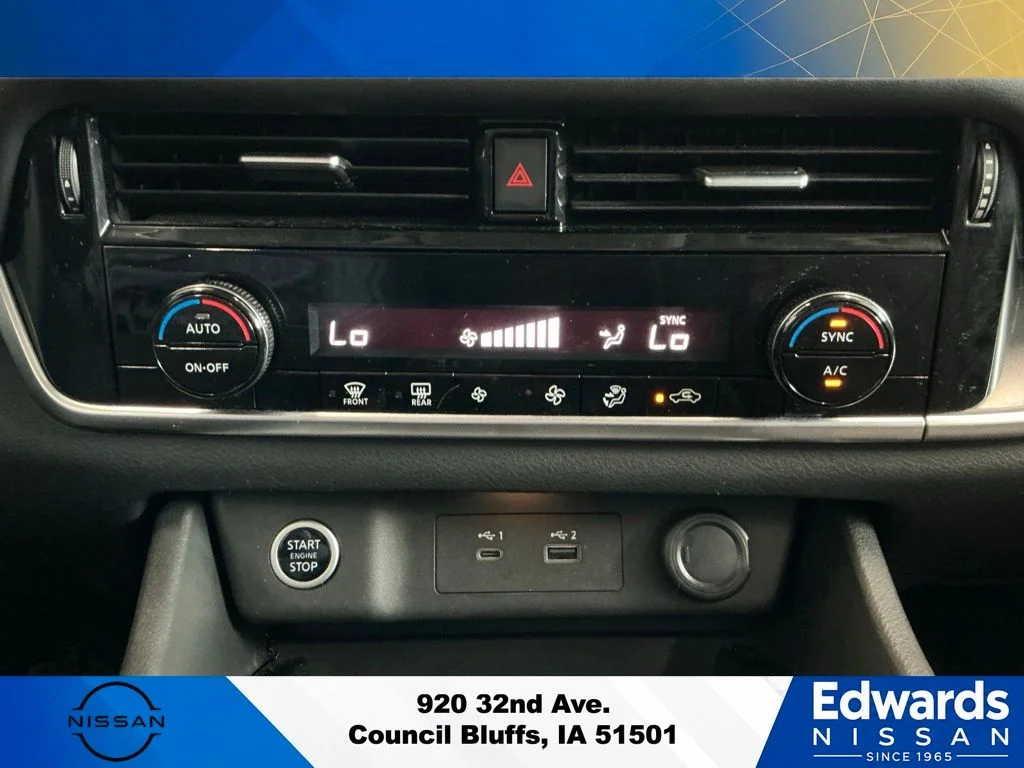 Used 2021 Blue Nissan SV image 23