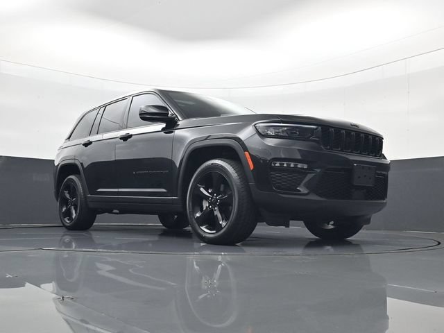 Used 2025 Black Jeep Limited 4x4 image 23