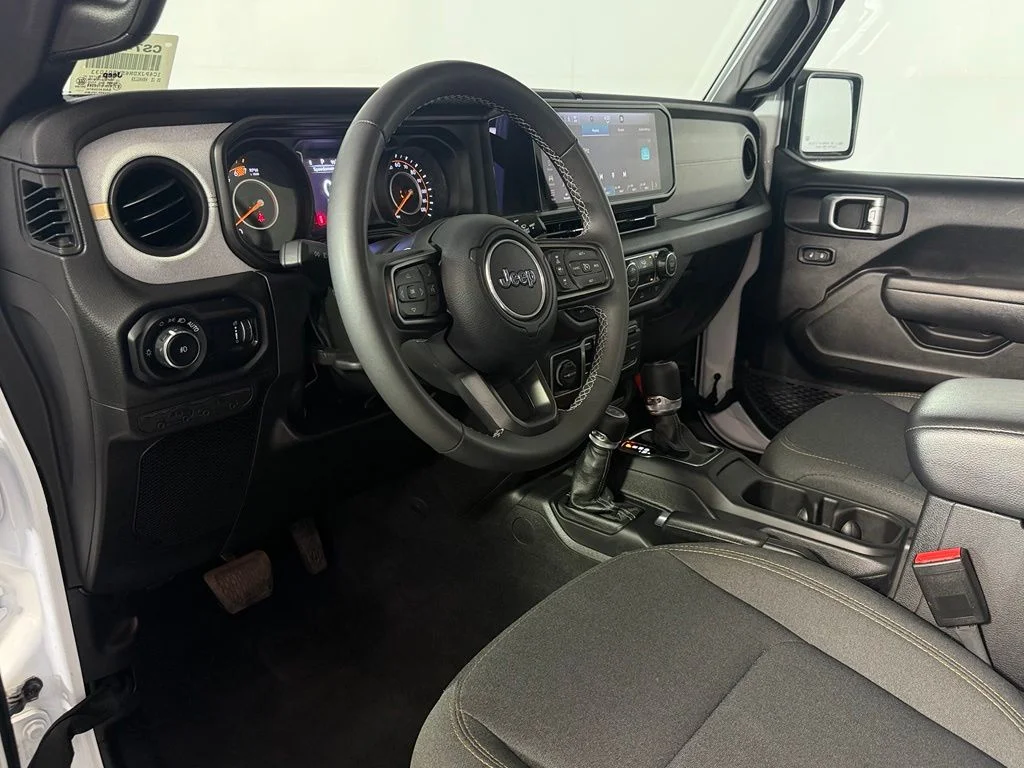Used 2025 White Jeep Sport S image 16