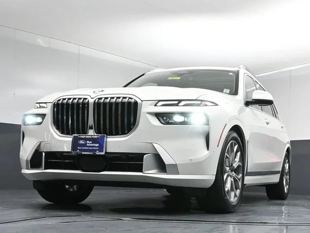 Used 2023 White BMW xDrive40i image 40