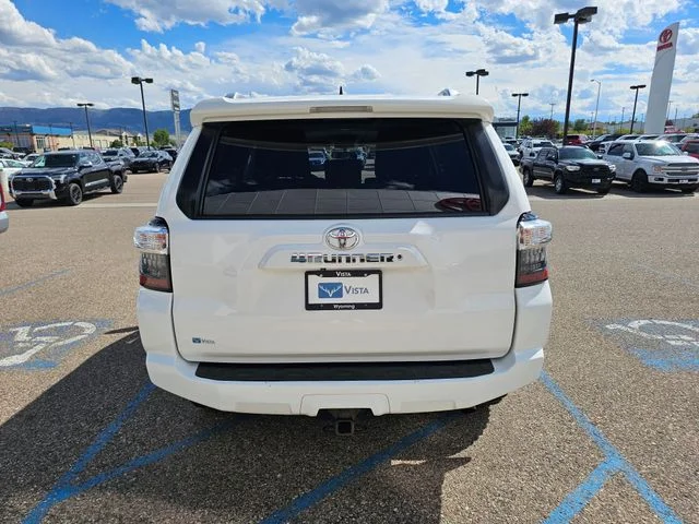 Used 2018 Super White Toyota SR5 image 6