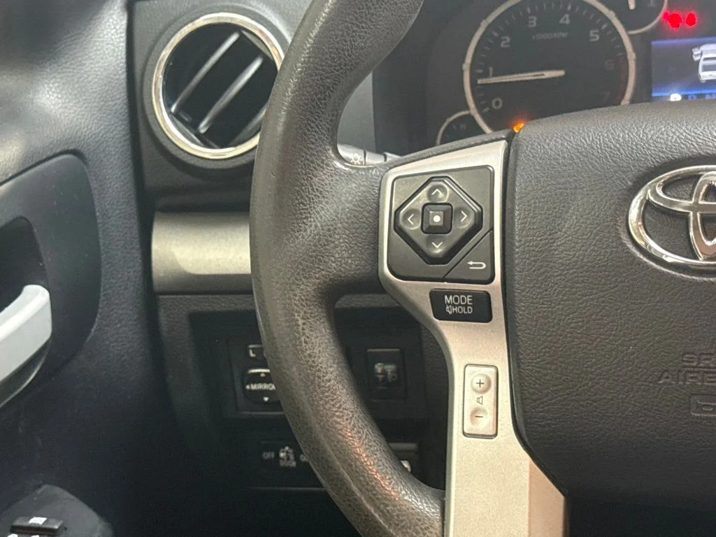 Used 2014 Silver Sky Metallic Toyota SR5 image 16