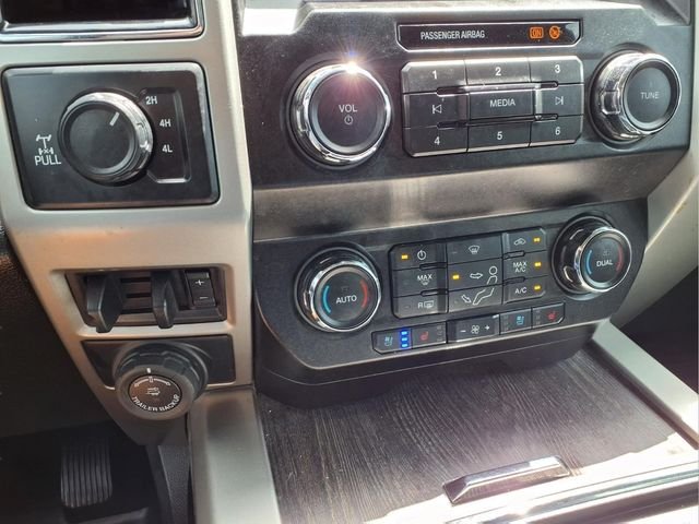 Used 2020 White Ford Lariat image 22