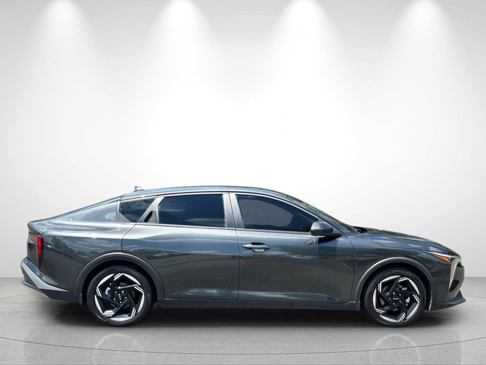 Used 2025 Interstellar Gray Kia EX image 6