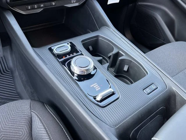 New 2026 Hydro Blue Pearl-Coat Exterior Paint Jeep Laredo image 26