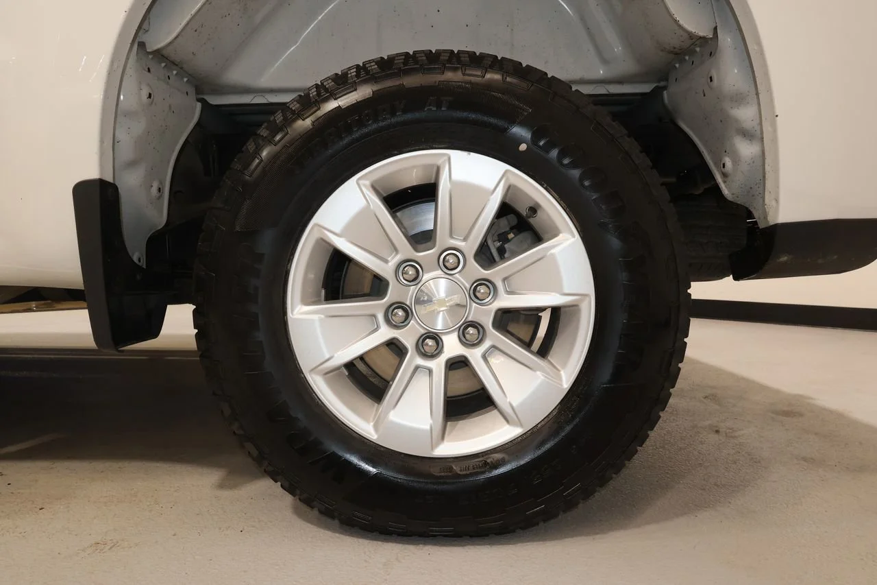2023 Chevrolet Silverado 1500 LT - Photo 19