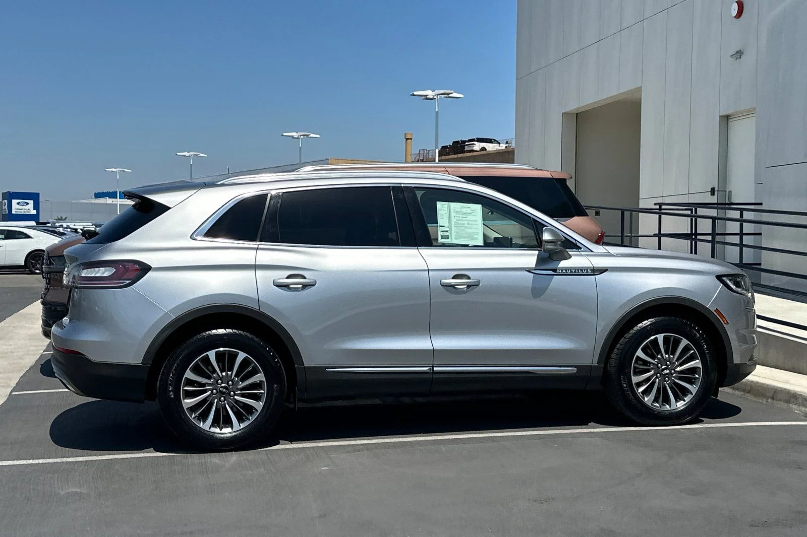 Used 2022 Silver Lincoln Standard image 2
