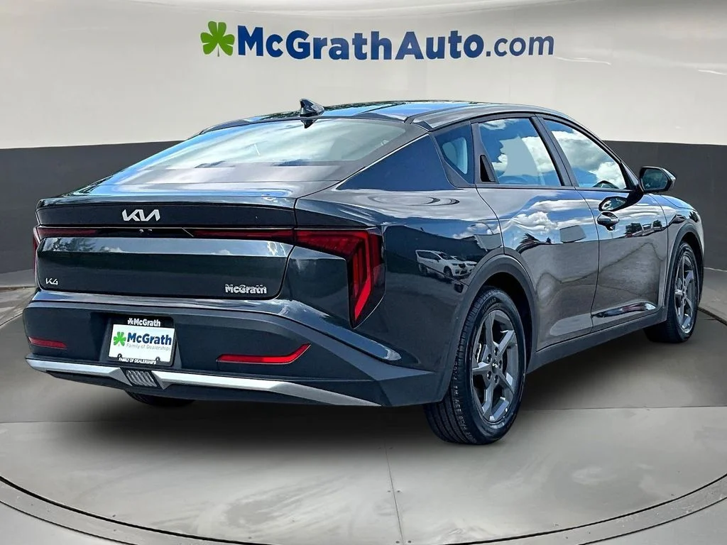 2025 Kia K4 LXS - Photo 8