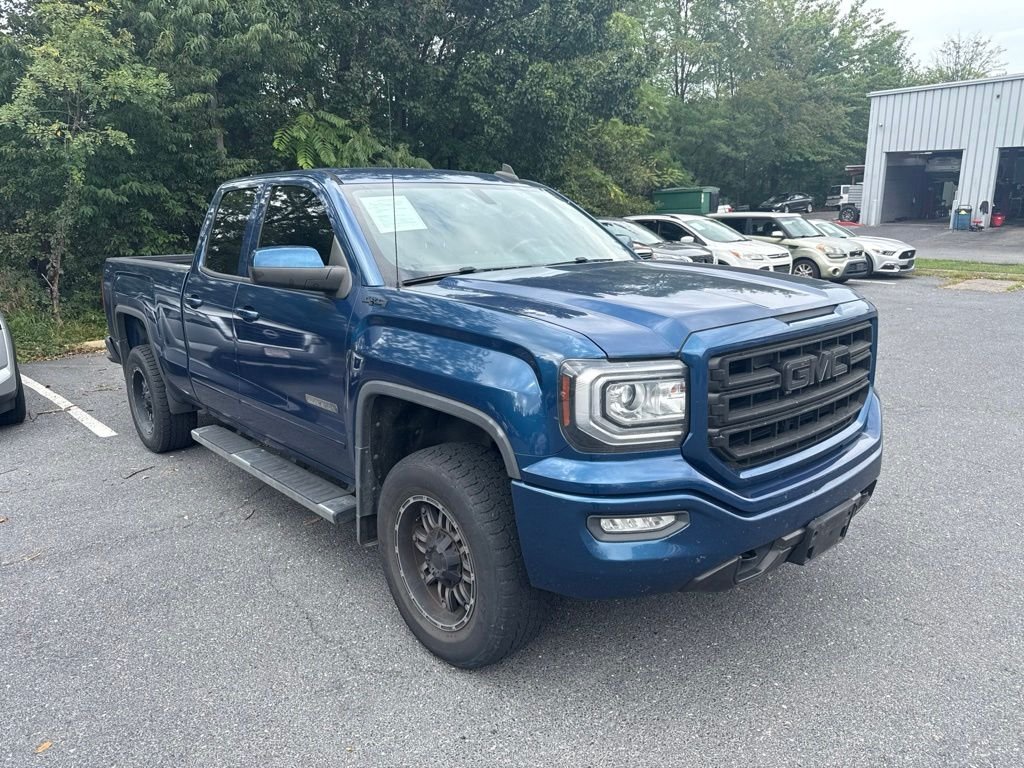 Used 2017  GMC Base image 1
