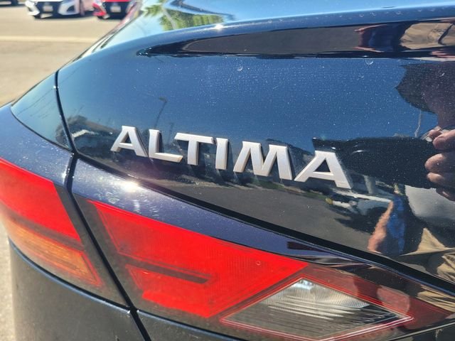 Used 2025 Black Nissan 2.5 S image 10