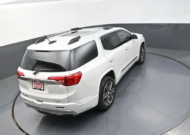 Used 2018 White GMC Denali image 28