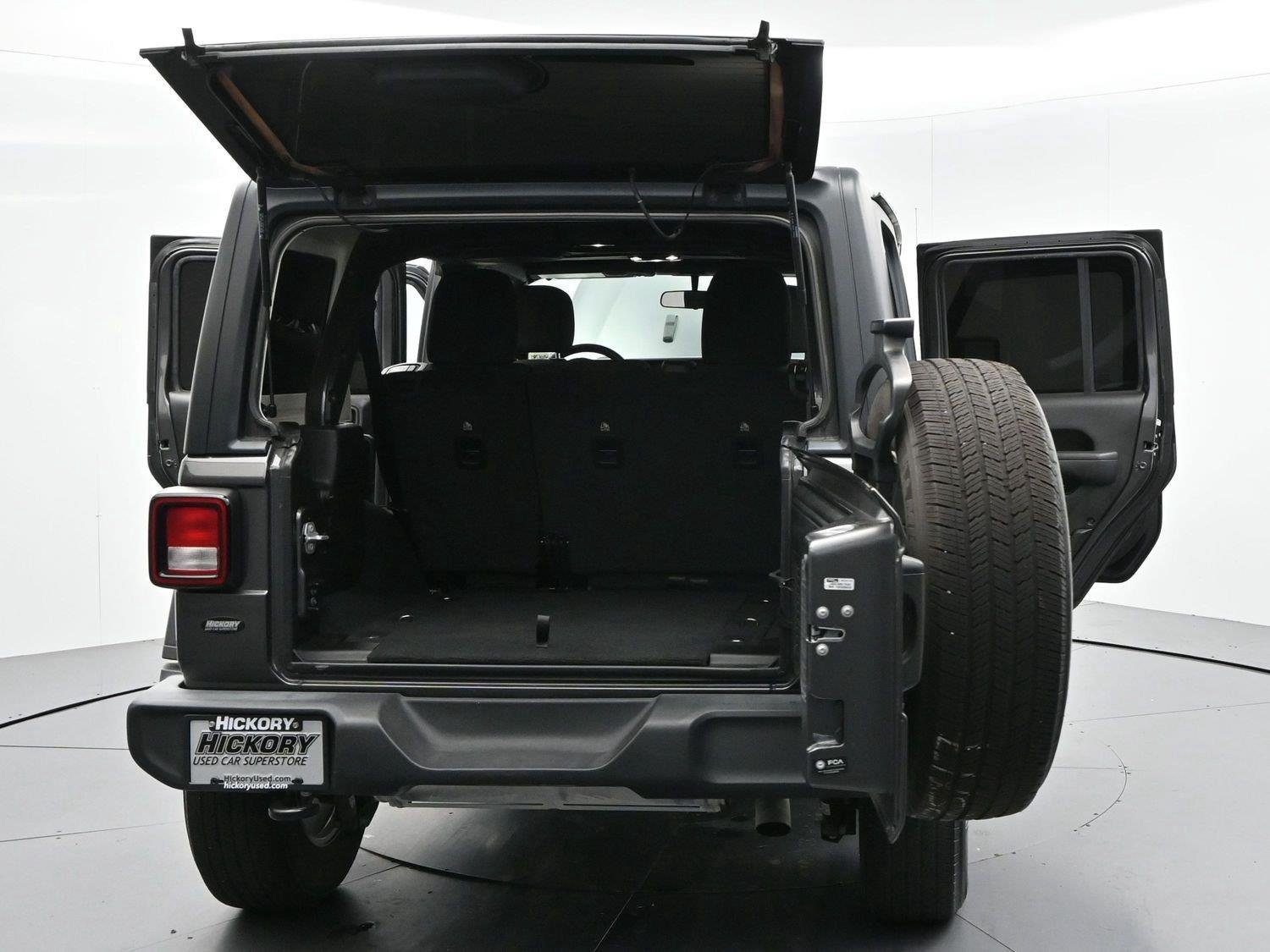 Used 2022 Granite Crystal Metallic Clearcoat Jeep Unlimited Sport S image 43