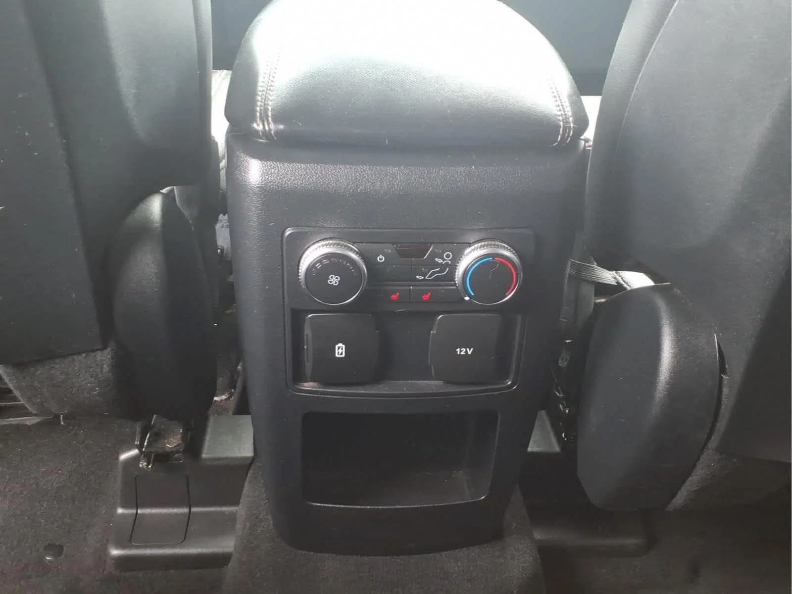 Used 2020 Agate Black Metallic Ford XLT image 32