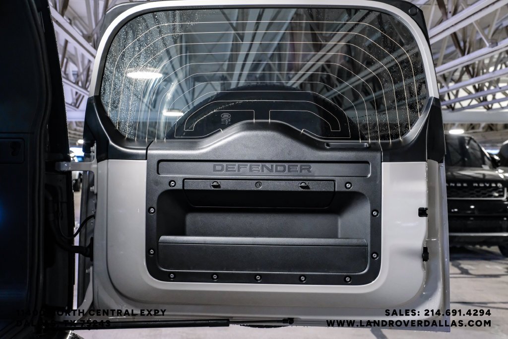 New 2026 Borasco Grey Metallic Land Rover S image 40