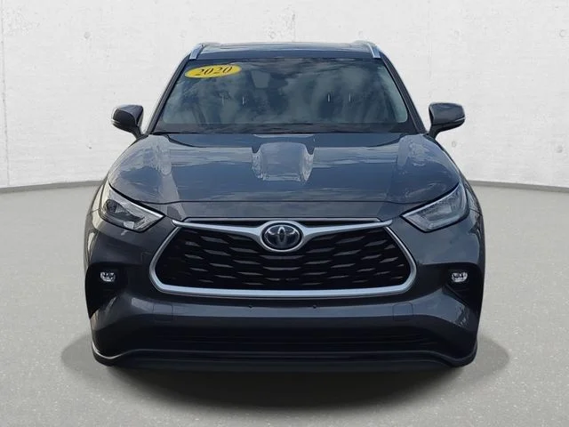 Used 2020 Magnetic Gray Metallic Toyota XLE image 2