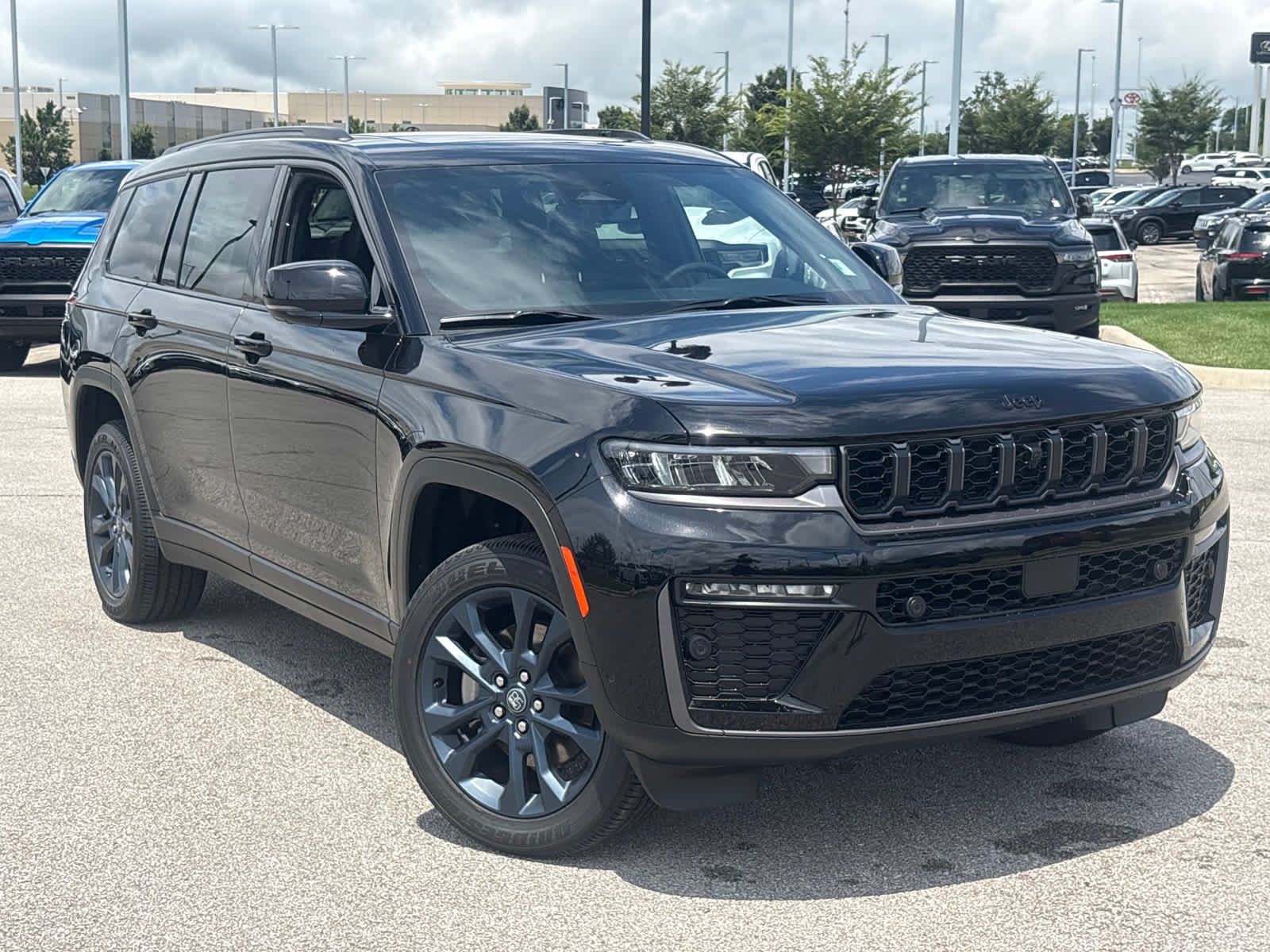 New 2026 Diamond Black Crystal Pearlcoat Jeep 85th Anniversary Edition image 2
