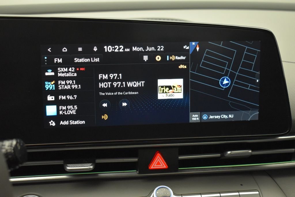 Used 2024 White Hyundai SEL image 16