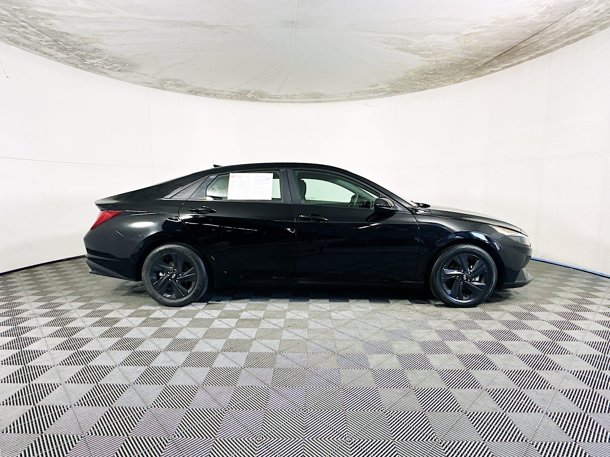 Used 2022 Phantom Black Hyundai Blue image 2