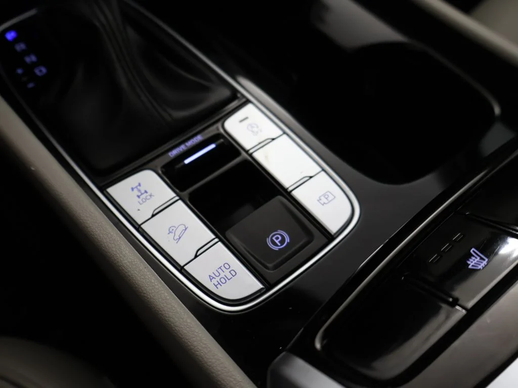 Used 2023 Phantom Black Hyundai SEL image 48