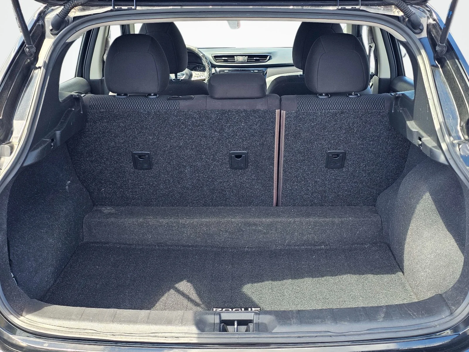 Used 2018 Magnetic Black Nissan S image 11