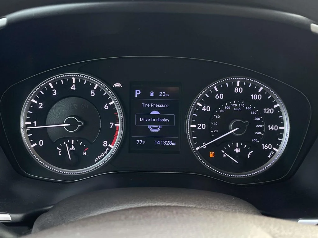 Used 2019 Machine Gray Hyundai SE image 15