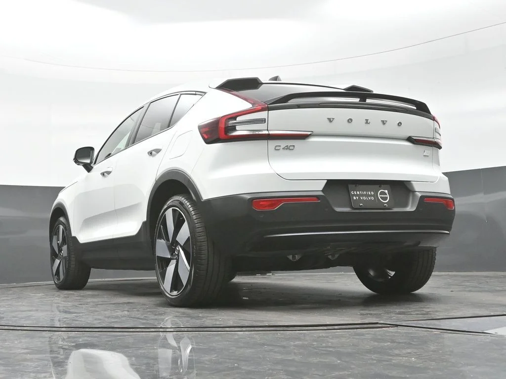 Certified Used 2023 Crystal White Volvo Plus image 25