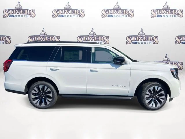 New 2027 Star White Metallic Tri-Coat Ford Platinum image 2