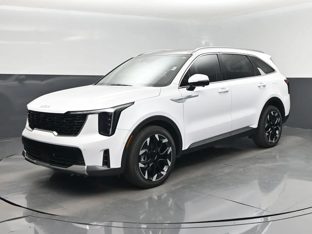 Certified Used 2025 White Kia SX image 22
