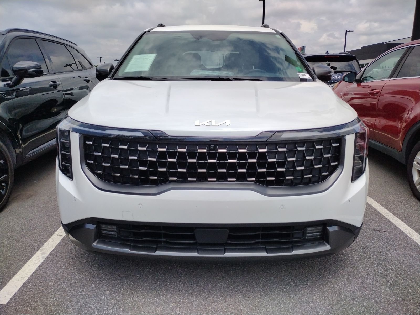 Used 2025 White Kia SX Prestige image 2