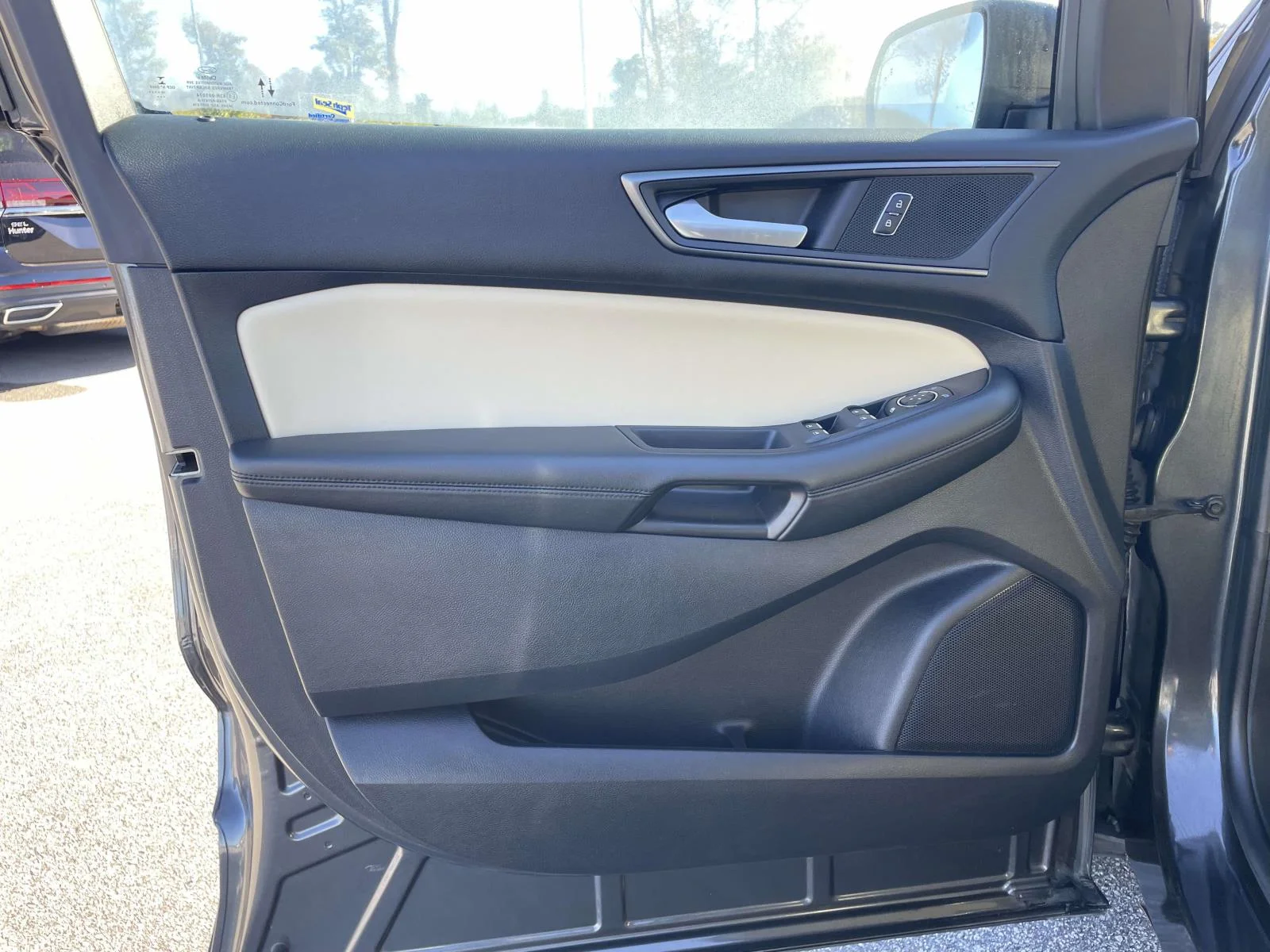 Used 2020 Magnetic Metallic Ford SE image 5